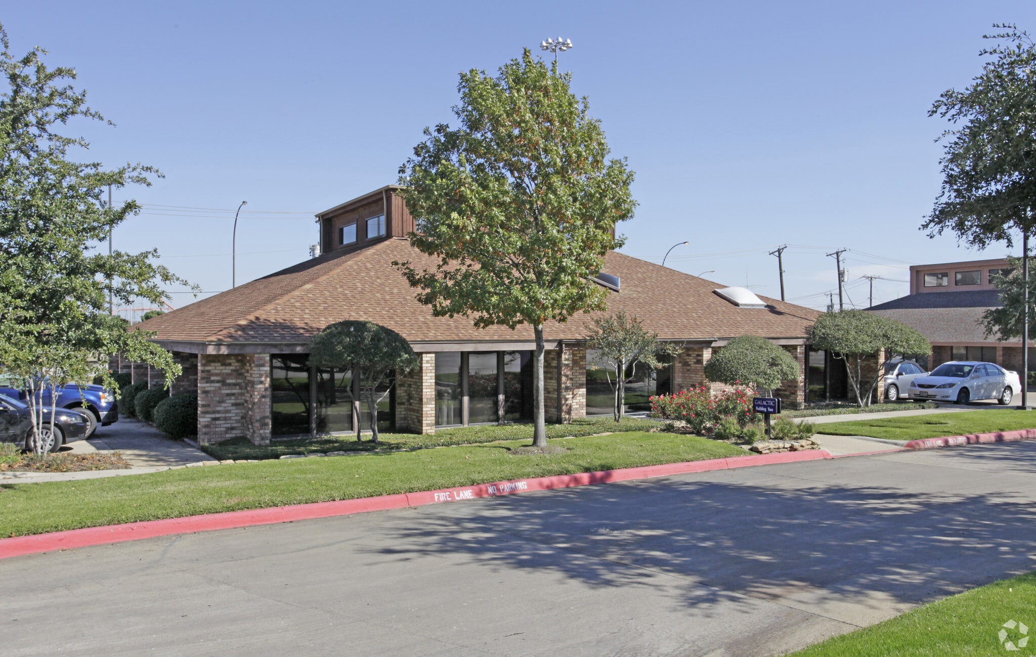 1903 Stadium Oaks Ct, Arlington, TX à louer Photo principale– Image 1 sur 9
