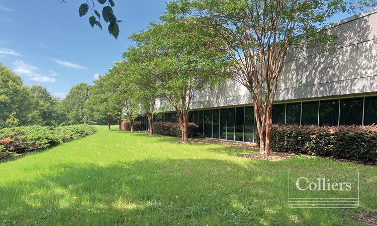 310 Inglesby Pky, Duncan, SC à vendre - Photo principale – Image 1 sur 16