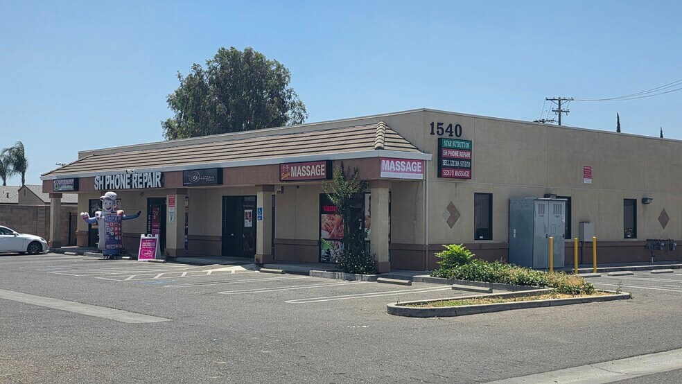 1540 E Hatch Rd, Ceres, CA à vendre - Photo de l’immeuble – Image 1 sur 2