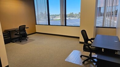 3020 Old Ranch Pky, Seal Beach, CA à louer Photo intérieure– Image 1 sur 13