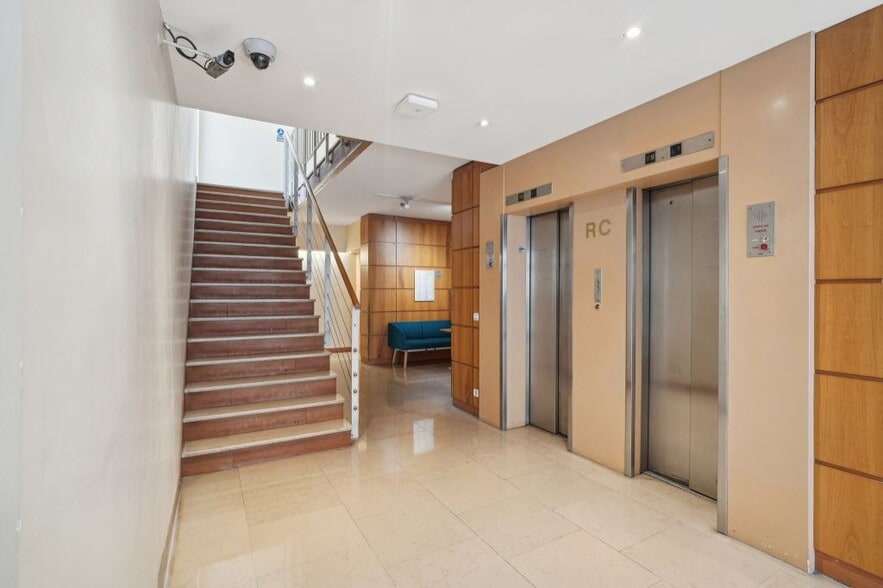 39 Avenue D'Iena, Paris à louer - Hall d’entrée – Image 2 sur 9