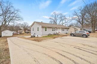 Plus de détails pour 907 E Wall St, Harrisonville, MO - Logement à vendre