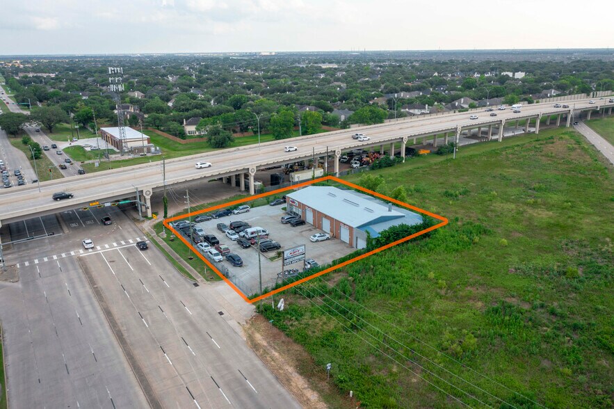 17306 Alief Clodine Rd, Richmond, TX à vendre - Photo de l’immeuble – Image 2 sur 40