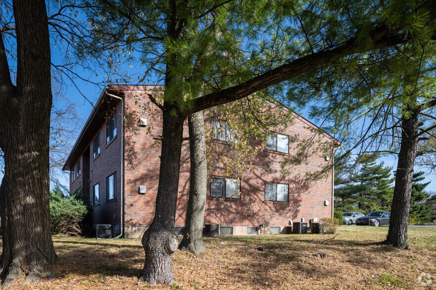 7300 N Hanley Rd, Hazelwood, MO à vendre - Photo de l’immeuble – Image 2 sur 4