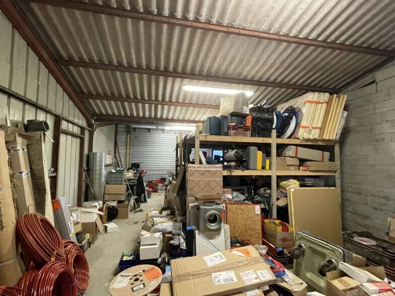 Local d’activités dans Plougoumelen à louer - Photo intérieure – Image 3 sur 4