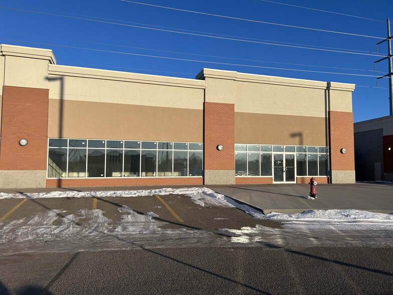 2430 Division Av NW, Medicine Hat, AB à louer - Photo de l’immeuble – Image 2 sur 2