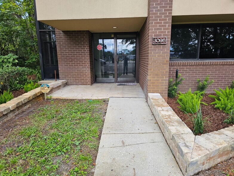 3098 W Lake Mary Blvd, Lake Mary, FL à louer - Photo de l’immeuble – Image 3 sur 19