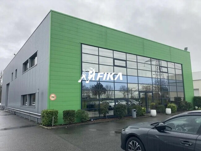 Plus de détails pour Local d’activités à vendre