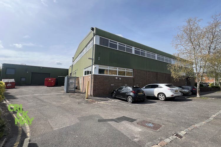 2 Daux Rd, Billingshurst à vendre - Photo de l’immeuble – Image 3 sur 8