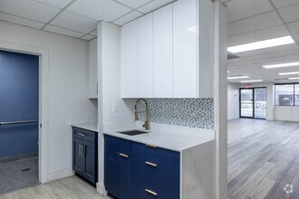 6555 Powerline Rd, Fort Lauderdale, FL à louer Photo intérieure– Image 2 sur 9