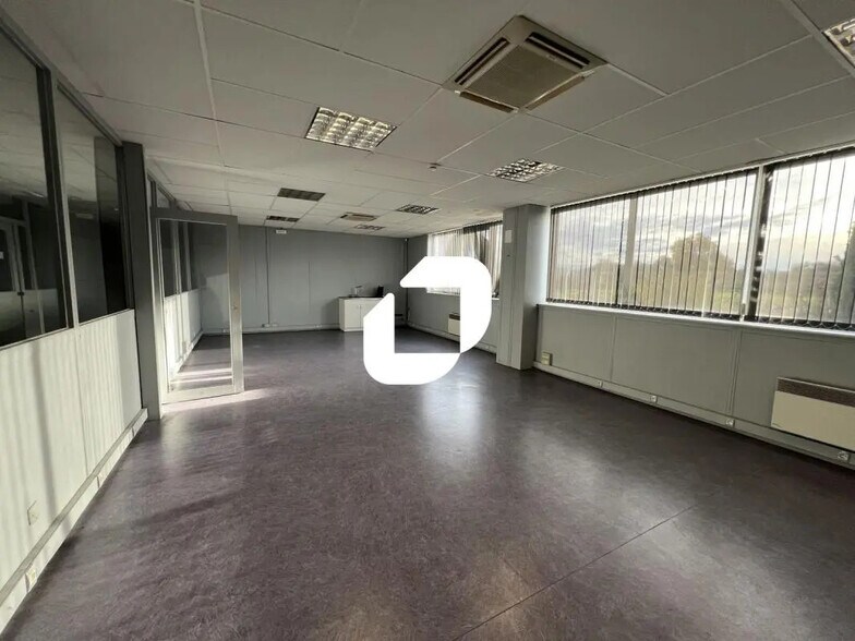 Local d’activités dans Nieppe à louer - Photo intérieure – Image 3 sur 13