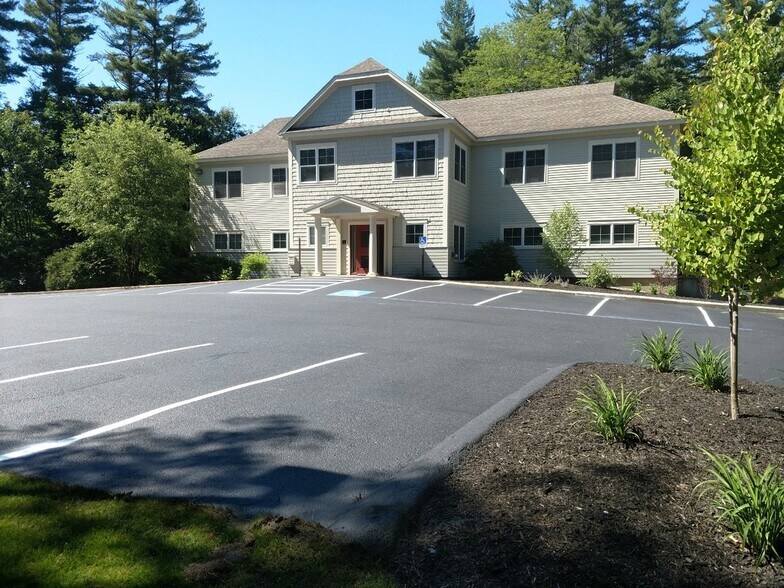 16 Northbrook Dr, Falmouth, ME à louer - Photo de l’immeuble – Image 2 sur 7