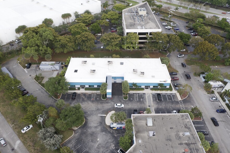 3860 N Powerline Rd, Pompano Beach, FL à vendre - Photo de l’immeuble – Image 1 sur 20
