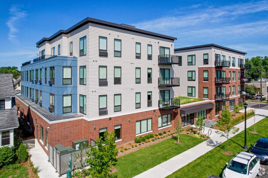 2325 E 38th St E, Minneapolis, MN à vendre - Photo principale – Image 1 sur 33