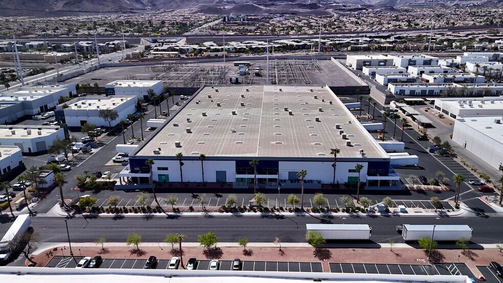 1051 Mary Crest Rd, Henderson, NV à louer - Photo de l’immeuble – Image 2 sur 4