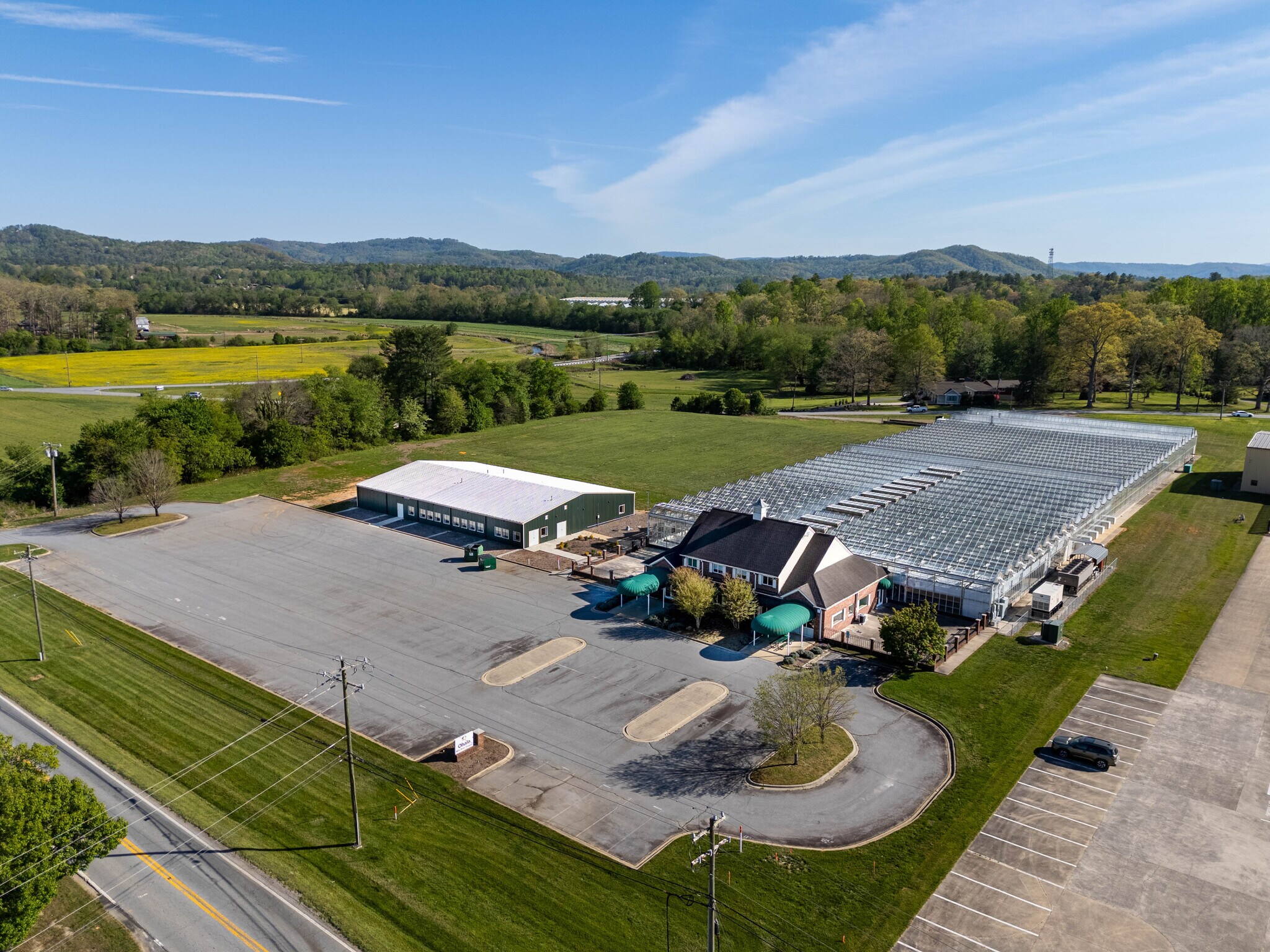 4076 Haywood Rd, Mills River, NC à vendre Photo principale– Image 1 sur 20