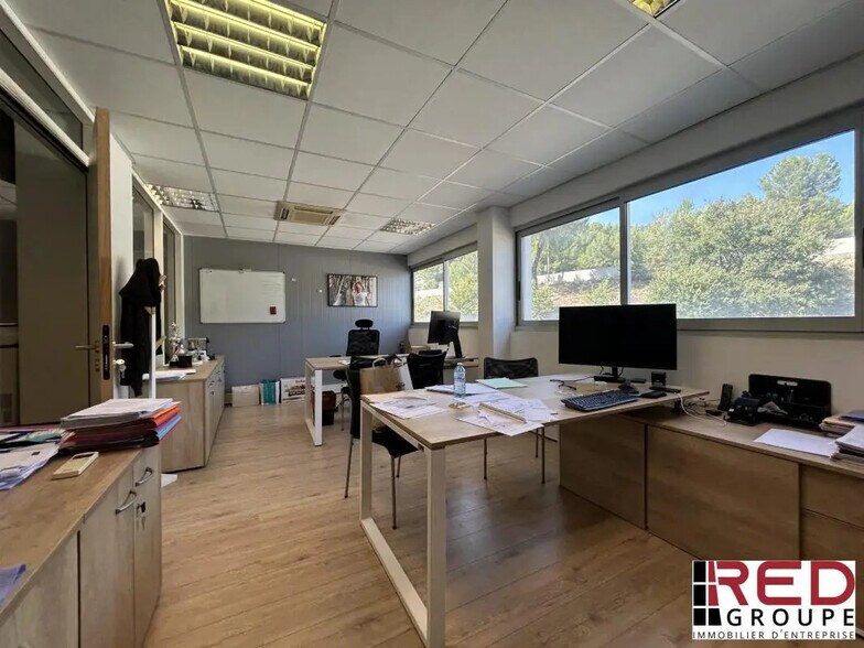 Bureau dans Le Tholonet à louer - Photo de l’immeuble – Image 2 sur 11