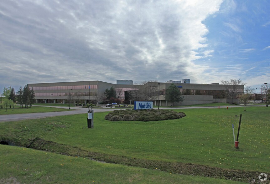 5950 Airport Rd, Oriskany, NY à louer - Photo de l’immeuble – Image 3 sur 7