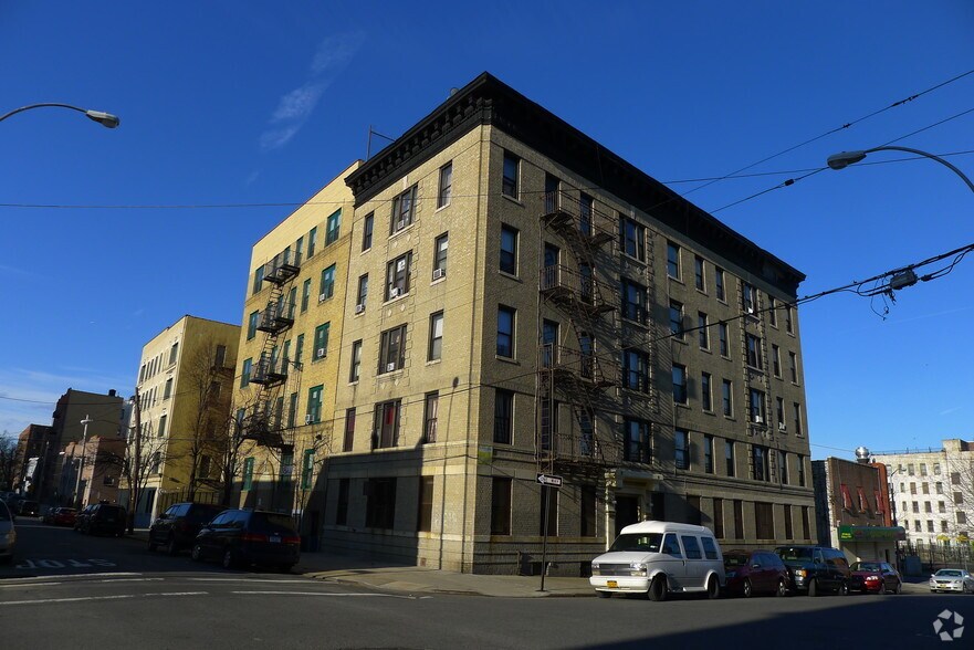 490 E 184th St, Bronx, NY à vendre - Photo principale – Image 1 sur 1