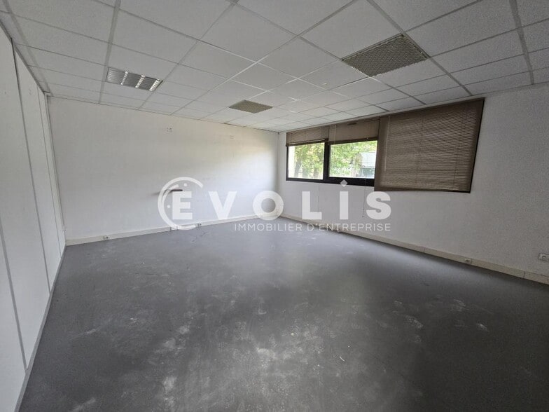 8 Place Marcel Rebuffat, Villejust à louer - Photo intérieure – Image 3 sur 8