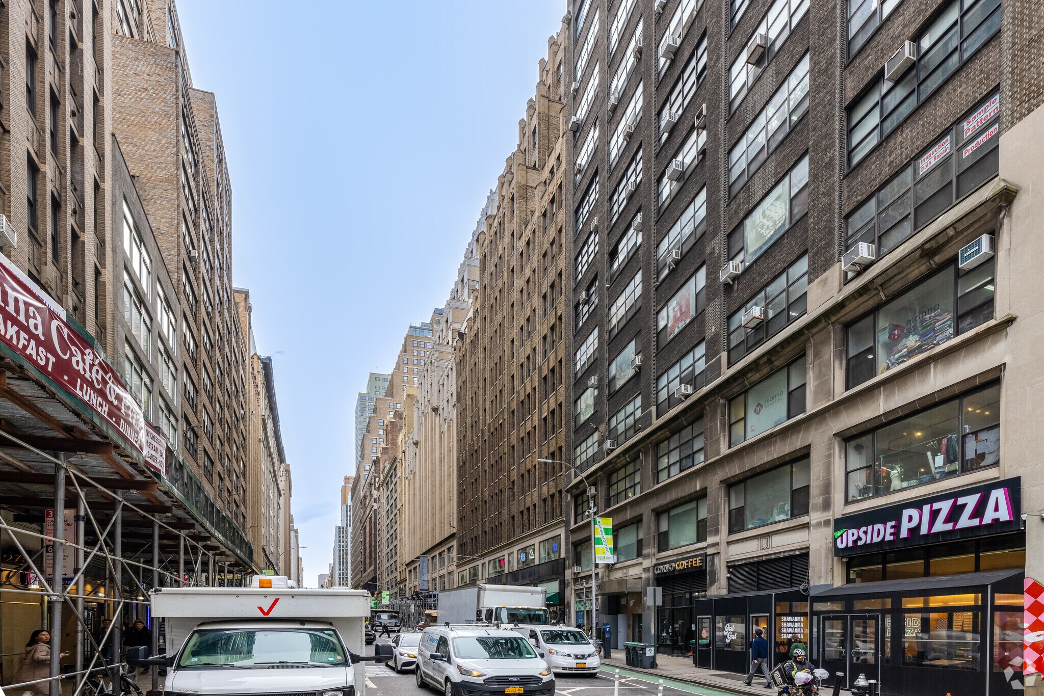 260 W 39th St, New York, NY à louer Photo de l’immeuble– Image 1 sur 9