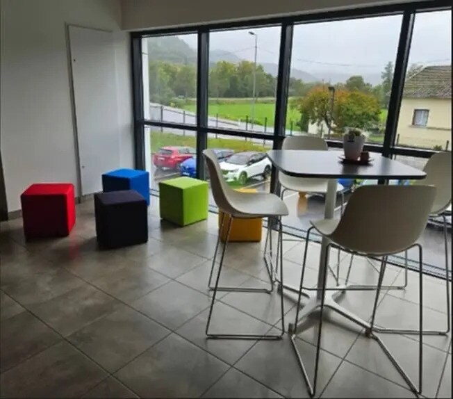 Bureau dans Remiremont à louer - Photo de l’immeuble – Image 1 sur 12