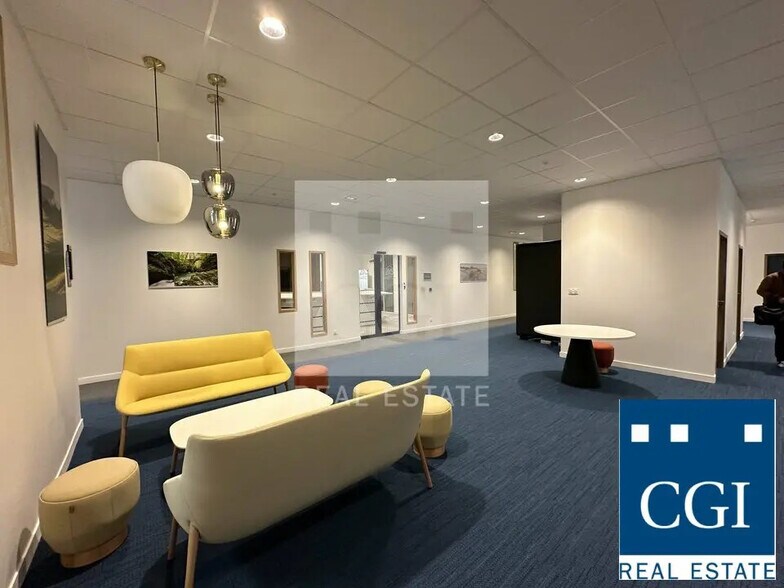 Bureau dans Eybens à louer - Photo de l’immeuble – Image 2 sur 8