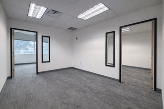 220 Davidson Ave, Somerset, NJ à louer Photo intérieure– Image 1 sur 1