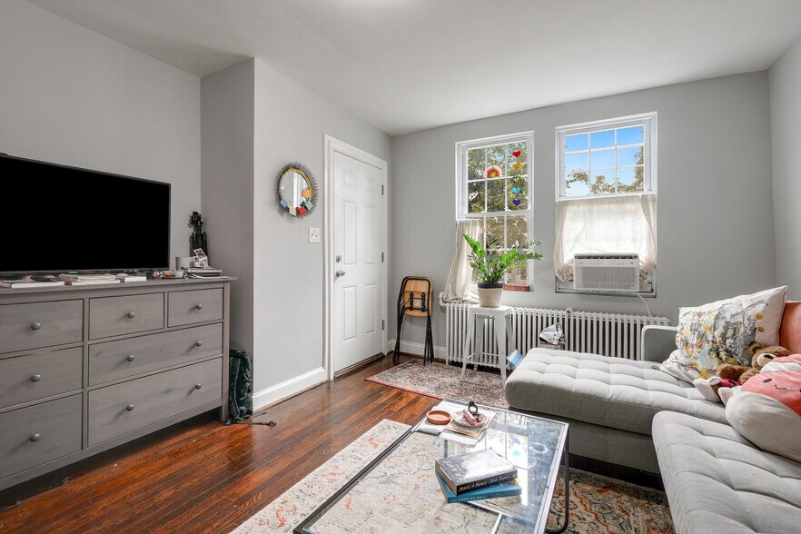 330 20th St NE, Washington, DC à vendre - Photo de l’immeuble – Image 2 sur 14