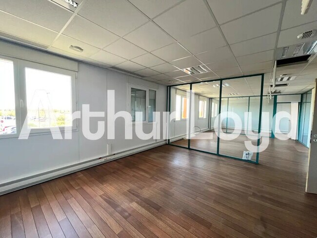 Plus de détails pour Bureau à louer