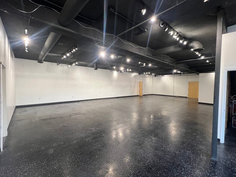 445 N 700 W, North Salt Lake, UT à louer - Photo de l’immeuble – Image 2 sur 8