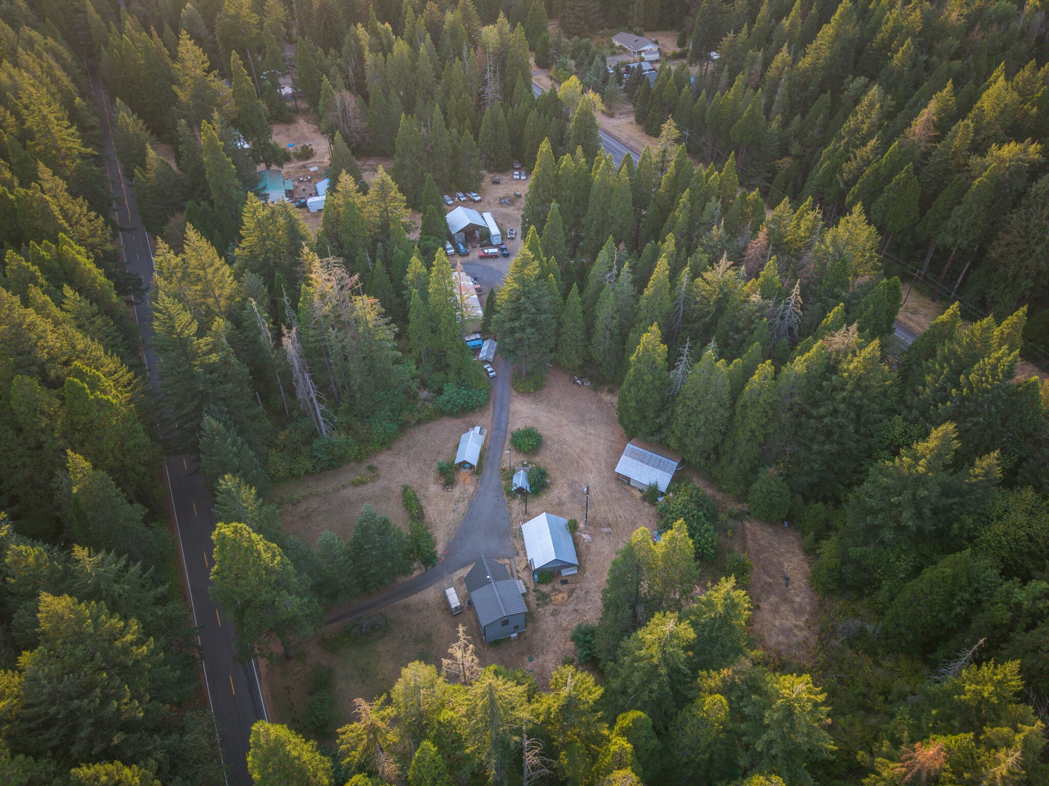 55533 McKenzie River Dr, Mckenzie Bridge, OR à vendre Photo principale– Image 1 sur 27