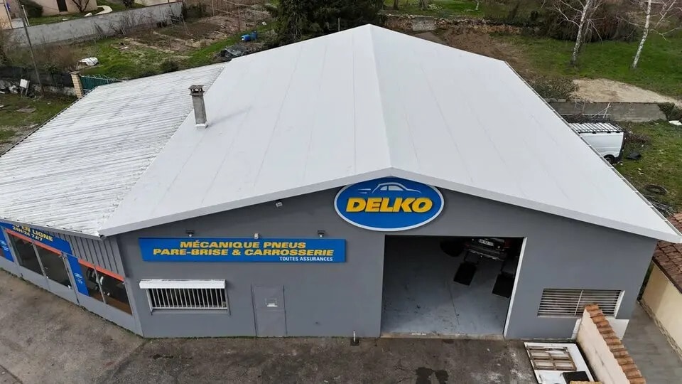 Local commercial dans L'Isle-d'Abeau à vendre - Photo de l’immeuble – Image 1 sur 6