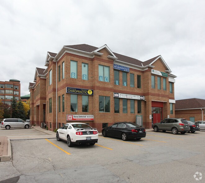243 N Service Rd W, Oakville, ON à louer - Photo de l’immeuble – Image 2 sur 2