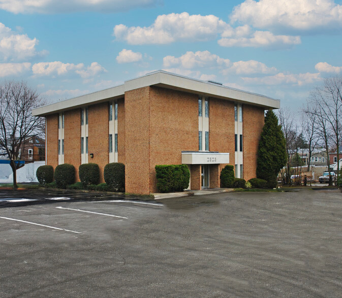 2323 Pennsylvania Ave, Wilmington, DE à louer - Photo de l’immeuble – Image 2 sur 2