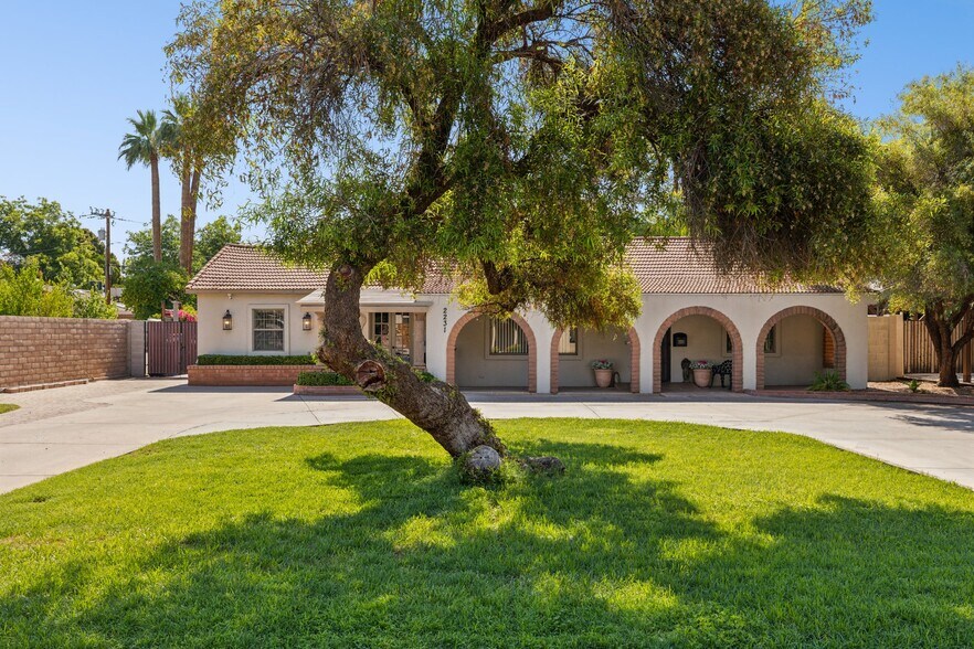 3827 E Oak St, Phoenix, AZ à vendre - Photo de l’immeuble – Image 2 sur 39
