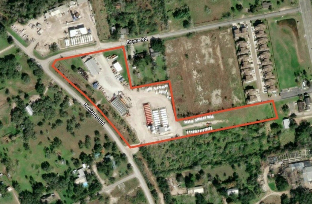 269 Reyes Rd, Beeville, TX à vendre Photo de l’immeuble– Image 1 sur 2