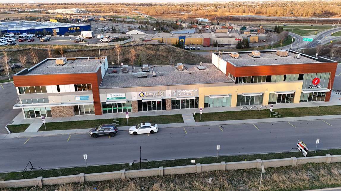 8400 Blackfoot Trl SE, Calgary, AB à louer Photo de l’immeuble– Image 1 sur 1