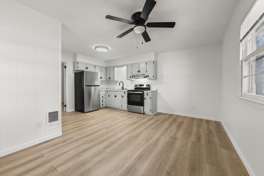 71 Maple St, Clyde, NC à vendre - Photo de l’immeuble – Image 3 sur 42