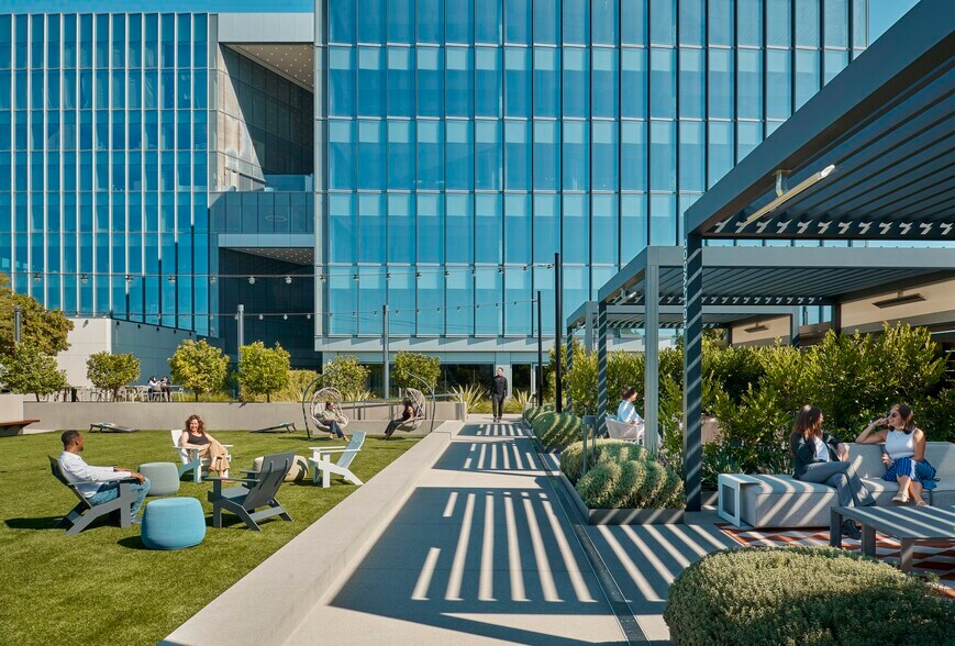 11355 W Olympic Blvd, Los Angeles, CA à louer - Photo de l’immeuble – Image 3 sur 16