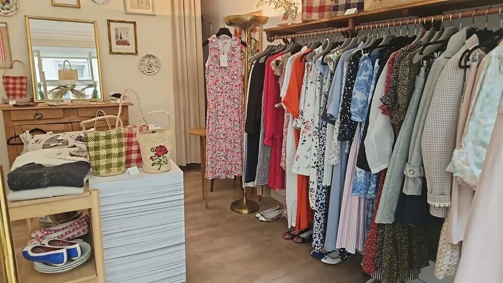 Local commercial dans Paris à louer - Photo intérieure – Image 2 sur 3