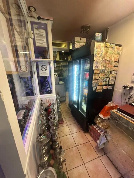 Local commercial dans Paris à louer - Photo intérieure – Image 3 sur 3