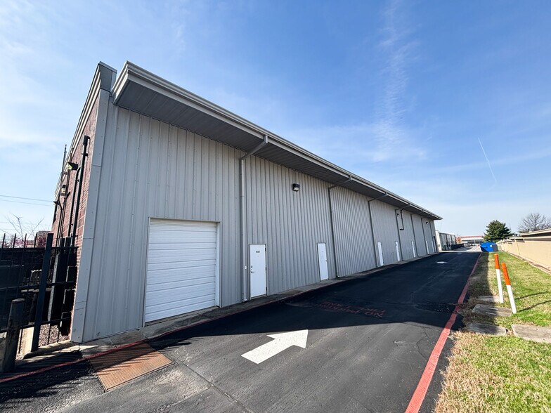 1515-1527 E Lark St, Springfield, MO à vendre - Photo de l’immeuble – Image 3 sur 6