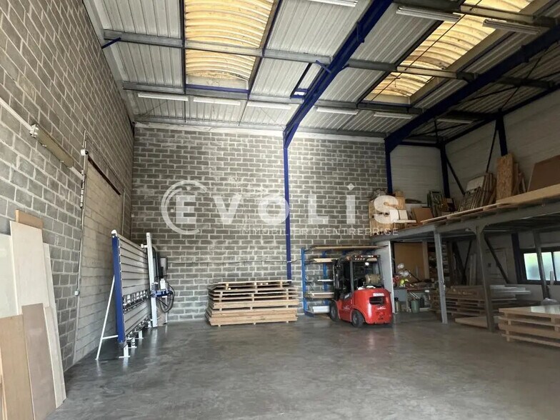 Local d’activités dans Champigny-sur-Marne à louer - Photo de l’immeuble – Image 1 sur 9