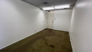 18411 Crenshaw Blvd, Torrance, CA à louer Photo intérieure– Image 2 sur 2