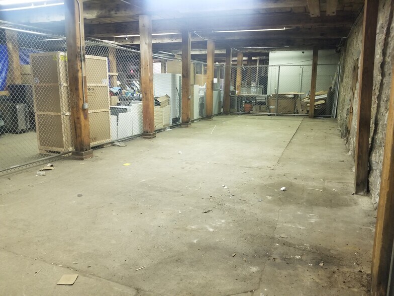119 R Foster St, Peabody, MA à louer - Photo de l’immeuble – Image 3 sur 27