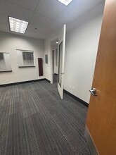 1611 Creekside Dr, Folsom, CA à louer Photo intérieure– Image 2 sur 28