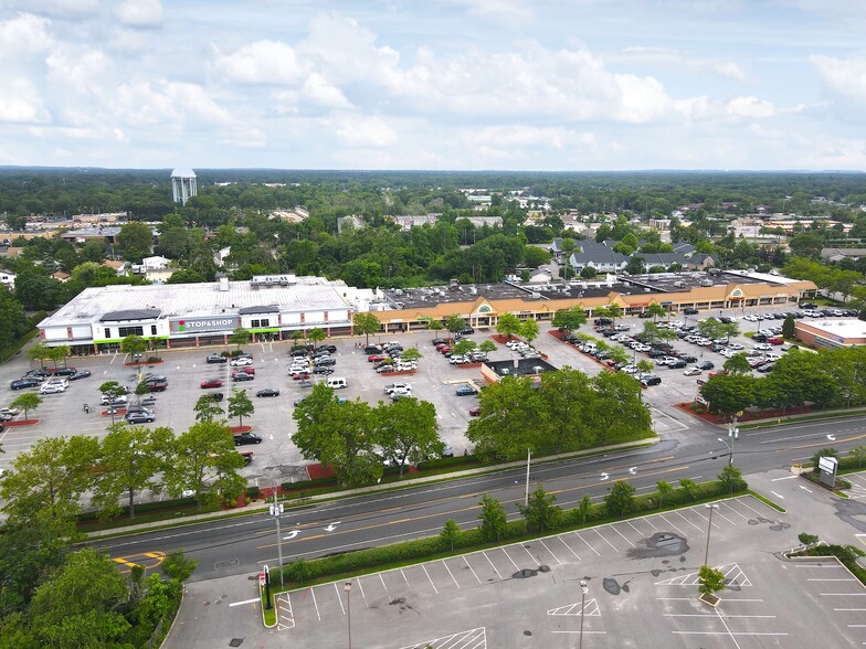 533-605 Montauk Hwy, Bay Shore, NY à louer - Photo de l’immeuble – Image 1 sur 16