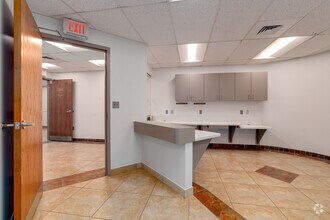 616 E Altamonte Dr, Altamonte Springs, FL à vendre Photo intérieure– Image 2 sur 6