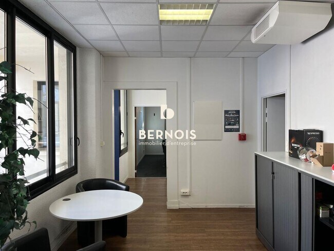 Plus de détails pour Bureau à louer